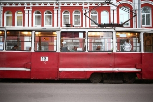 В Омске трамваи в сторону Амурского поселка снова направят по укороченным маршрутам