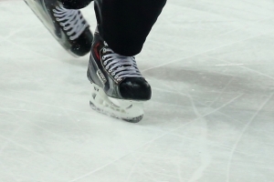 В омской «Меге» запустили уличный каток