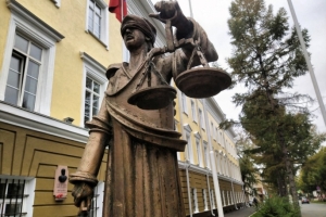 В Омске требуют на 8 лет посадить владельца притонов, которые работали под вывеской массажных салонов Orange