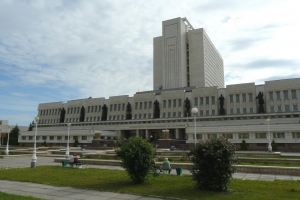 В Омске могут восстановить фонтан у библиотеки имени Пушкина, который не работает уже более 20 лет 